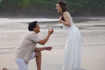 Fakta-fakta lamaran romantis Billy Syahputra untuk Vika Kolesnaya kekasihnya dari Belarusia