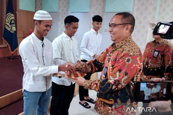 Enam napi Rutan Makassar bebas usai dapat remisi Lebaran