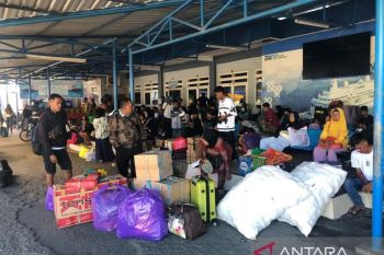 KSOP Ambon catat penumpang tujuan Pulau Buru dominasi mudik Idul Fitri 2025