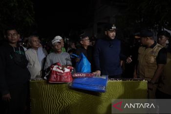 Tengah malam, Wako Fadly Amran tinjau lokasi kebakaran dan orang hilang