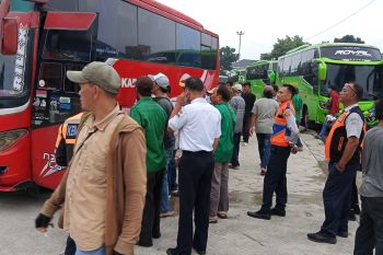 Terminal Rajabasa terpantau landai pada H-1 Lebaran 2025