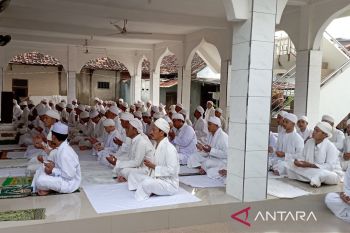 Jamaah Asy-Syahadatain di Indramayu gelar Shalat Id lebih awal