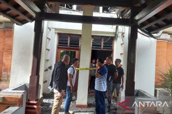 Kantor Biro Hukum pemprov Bali terbakar