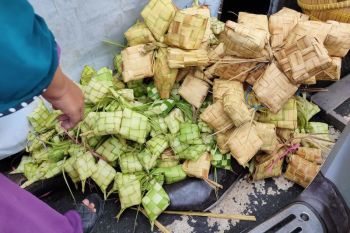 "Orong-orong" warnai pasar tradisional di Banjarmasin jelang Idul Fitri