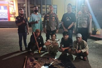 Polisi bubarkan konvoi ratusan anak muda di Kelapa Gading