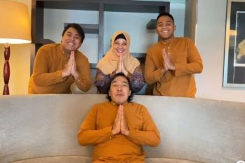 Ucapan Selamat Hari Raya dari Komeng dan keluarga hingga mengundang tawa