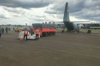 Kemenhan kirim 12 ton bantuan logistik untuk korban gempa di Myanmar