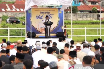 Ribuan masyarakat solat Id bersama Walikota Padang Panjang di Bancah laweh