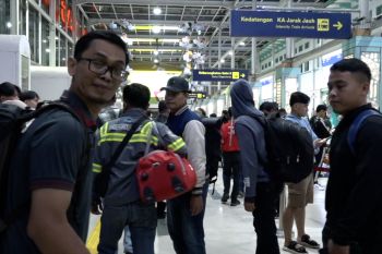 H-4 lebaran, Stasiun Kereta Api Pasar Senen dipadati pemudik