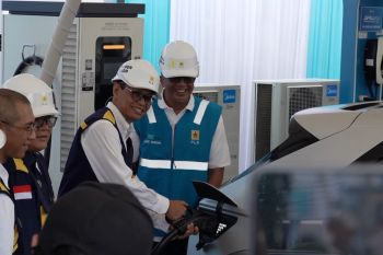 Wamen ESDM pastikan 617 unit SPKLU di Jabar siap digunakan pemudik