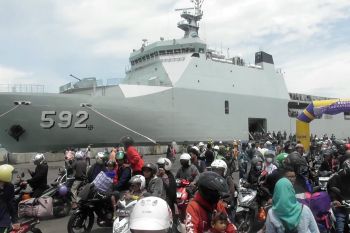 Mudik gratis dengan kapal perang berlabuh di Tanjung Emas Semarang