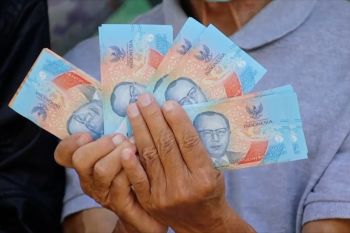 Nilai tukar Rupiah menguat 0,94 persen pada Maret 2025