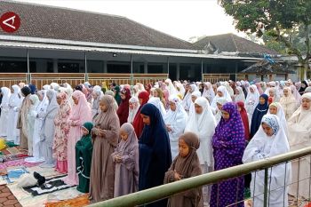 Warga Suger Kidul Jember laksanakan Shalat Id lebih awal