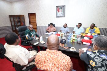 Gubernur instruksikan segera melakukan kongres Asprov PSSI Papua Tengah