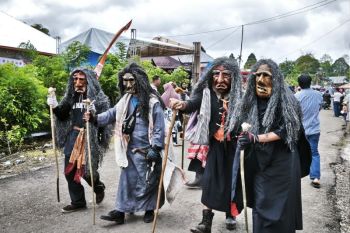 Bupati Lampung Barat ajak masyarakat lestarikan budaya Pesta Sekura