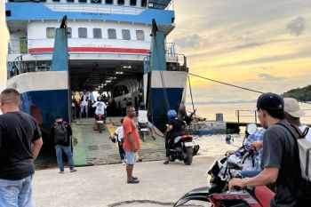 BPTD Maluku: Penumpang arus balik di Pelabuhan Hunimua capai 1.231