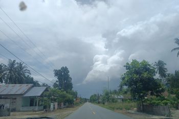 BMKG ingatkan potensi hujan lebat hingga angin kencang wilayah Sulut