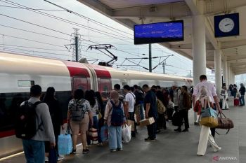 KCIC berangkatkan 250 ribu penumpang Whoosh selama libur Lebaran 2025