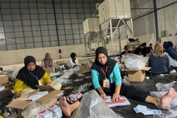 KPU Parigi libatkan 168 petugas lipat surat suara untuk PSU Pilkada