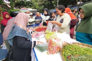 Harga kebutuhan pokok masyarakat di Kudus berfluktuasi