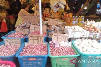 Harga sembako di Makassar berangsur normal usai lebaran