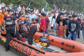 Tim SAR Gabungan berhasil selamatkan bocah Hanyut di Pantai Katapiang, Padang Pariaman