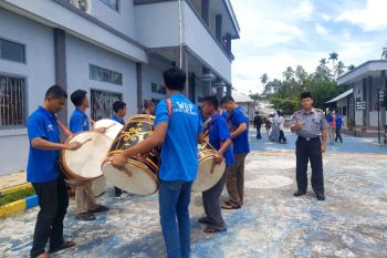 Lapas Lubuk Basung adakan tambua tansa hibur pengunjung