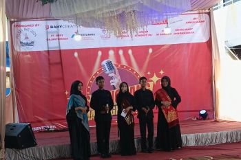 Mental tangguh dan perjuangan mengatasi keterbatasan di balik penampilan lima bahasa SMP SDI Silungkang