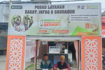 Baznas Mimika salurkan zakat fitrah Rp1,4 miliar ke warga