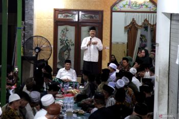 Menteri Sosial kunjungi keluarga korban longsor