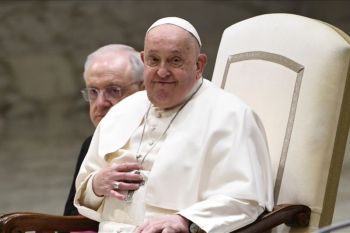 Paus Fransiskus meninggal di usia 88 tahun