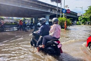 Jakbar lakukan pengerukan kali hingga pembangunan waduk
