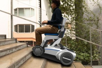 Jepang jual kursi roda listrik pendaki tangga pada 2026