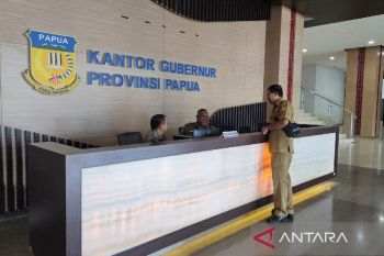 Gubernur Papua minta layanan publik berjalan maksimal usai lebaran