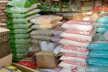 Bulog Batam pastikan stok beras cukup sampai enam bulan ke depan