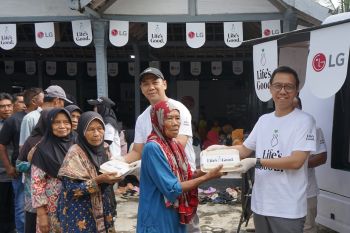 LG bagikan 1.000 paket makanan dan cek kesehatan gratis
