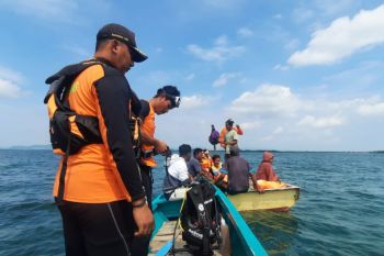 Tim SAR evakuasi jenazah korban tenggelam di Sumbawa