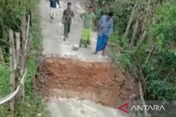 BNPB bangun embung dan perbaiki jembatan rusak di Sampang