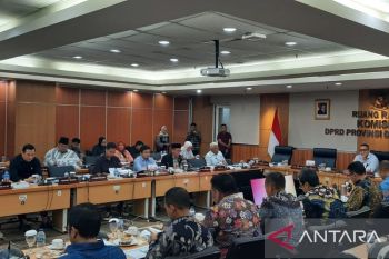 DPRD DKI soroti biaya tarik tunai Bank DKI lebih mahal