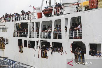 Penumpang angkutan laut dalam negeri meningkat