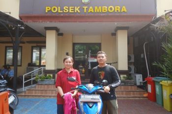 Polisi kembalikan sepeda motor milik warga yang dicuri di Tambora