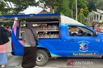 Begini perpustakaan keliling di area bebas berkendara di Samarinda