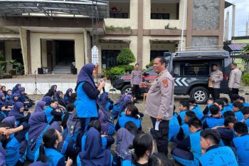Polda Kaltara Bekali Siswa SMPN 01 Tanjung Selor Pengetahuan Bahaya Judi Online