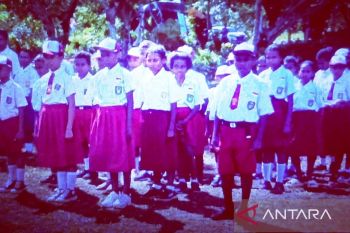 Bupati Biak minta guru aktif lakukan pembelajaran siswa di sekolah