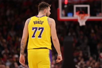 Jersi Luka Doncic terlaris di NBA 2024/25, kalahkan LeBron dan Curry