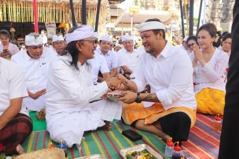 Pemkab Badung adakan Bhakti Penganyaran di Pura Ulun Danu Batur