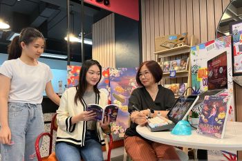 Dosen UC angkat budaya Tionghoa-Indonesia lewat novel fantasi