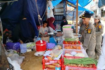 Pemkab Gunung Mas tertibkan puluhan PKL di Kuala Kurun