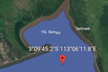 Seorang penumpang hilang meloncat ke laut muara Sampit