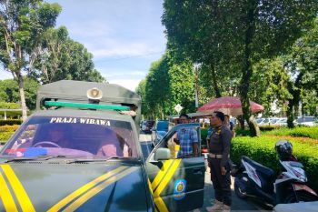 Satpol PP Damkar Agam rutin gelar operasi pedagang jualan di trotoar